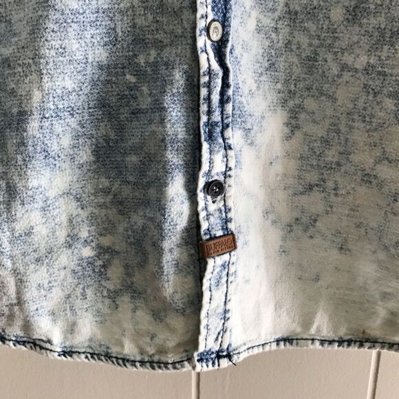 Buffalo Washed Denim Button down (M) - Picture 2 of 11